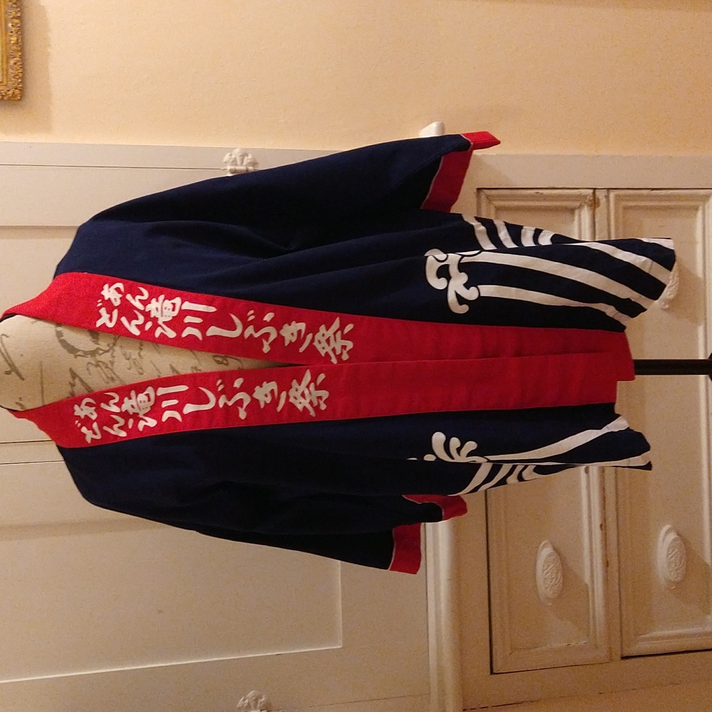 Blue, red and white kimono/gee